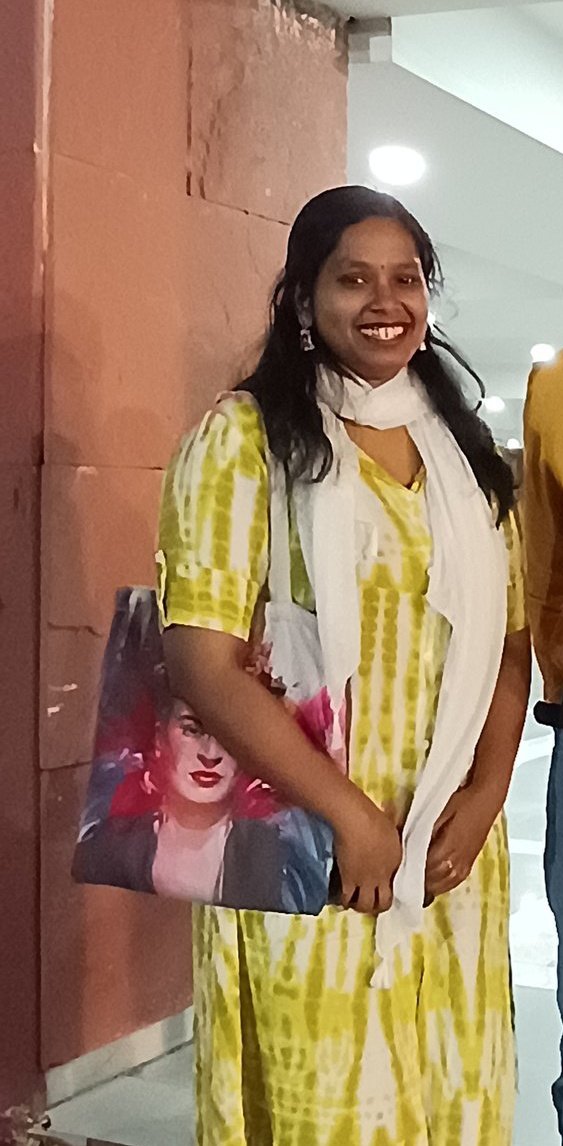 CuteAaruhi3's tweet image. ये कलवी अकेले राजद की 50 सीट खाई है 

एक तो इसकी शक्ल इतनी गंदी और ऊपर से ज़ुबान अपनी गंदी से जब भी बोलती ऐसे लगता था जैसे किसी गट्ठर से गंदा पानी बह रहा है

सवर्णों को दिन रात गरियाना TV डिबेट में बैठ कर बतमीजी करना ऊपर से बेशर्मों जैसा हंसना ये सब तेजस्वी यादव को हरवाने का…