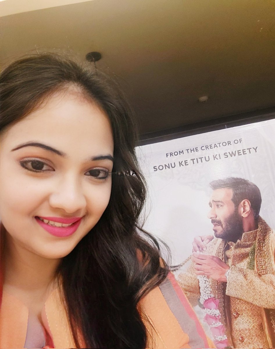 Saw #DeDePyaarDe2 today, and I can say without any doubt that it's the best movie of 2025.
Hatts off to <a href="/ajaydevgn/">Ajay Devgn</a> for his graceful performance, <a href="/Rakulpreet/">Rakul Singh</a> has given career best performance in this film, and <a href="/ActorMadhavan/">Ranganathan Madhavan</a> stole the show with his brilliant performance 👏 
It's a