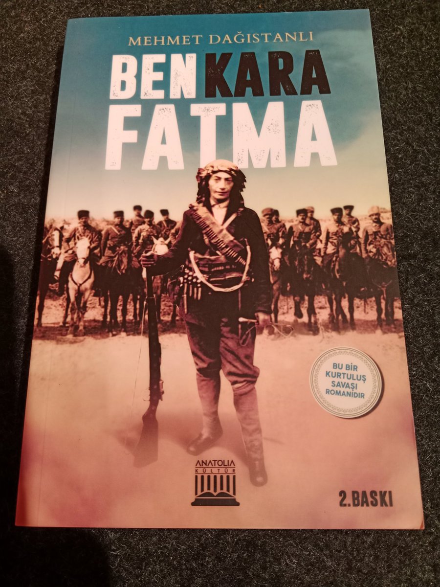 İngiliz destekli Yunan işgal kuvvetleri komutanı Trikupis'e esir düşen KARA FATMA Trikupis'in karşısına getirildi. 
-Trikupis: demek Kara Fatma sensin ha?! 
Onlar Kara Fatma'yı iri yarı cüsseli biri sanıyorlardı... 
Kara Fatma'nın cevabı aslında Yunanın niye yenildigini