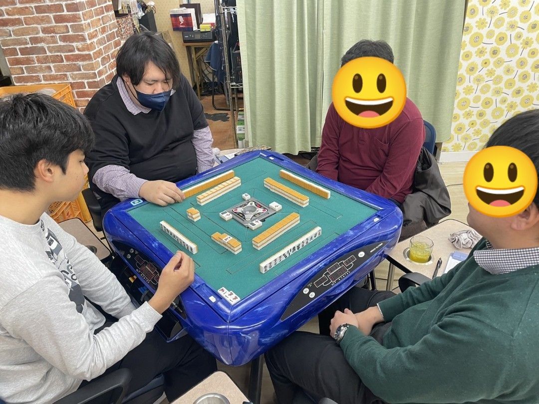 do_miki_npm's tweet image. 🀄ひまわり協会フリー🀄

11/17(月) 19:00～
3節運営プロ

卯乃プロ
@tamagomanchest
柊プロ
@mirei_hiragi

麻雀グッズ作家のまみさんも来られる予定です！
@mami_majan 

楽しく協会ルール麻雀をしましょー！👩‍❤️‍👩