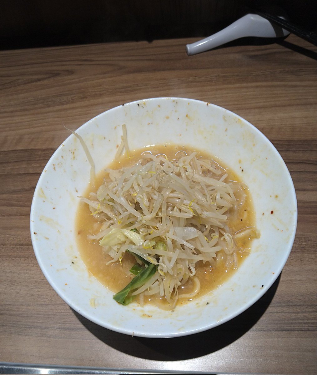 らーめん菊
18:45並び8名👭
小つけ味汁なし塩変更ニンニクマヨネーズからのスープ割ヤサイおかわりでフィニッシュ✨
今日も美味かった(｡･ω･)y-ﾟﾟﾟ