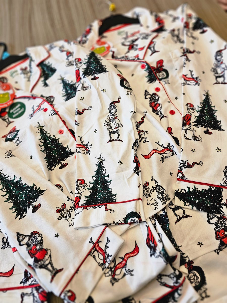 Naomiborowy1991's tweet image. I love this time of the year 🎄🎅matching pj&apos;s purchased for Christmas Eve! I feel it&apos;s the law now to have matching pj&apos;s on Christmas Eve, right? 😁

#christmaspjs #Christmas #matchingpjs