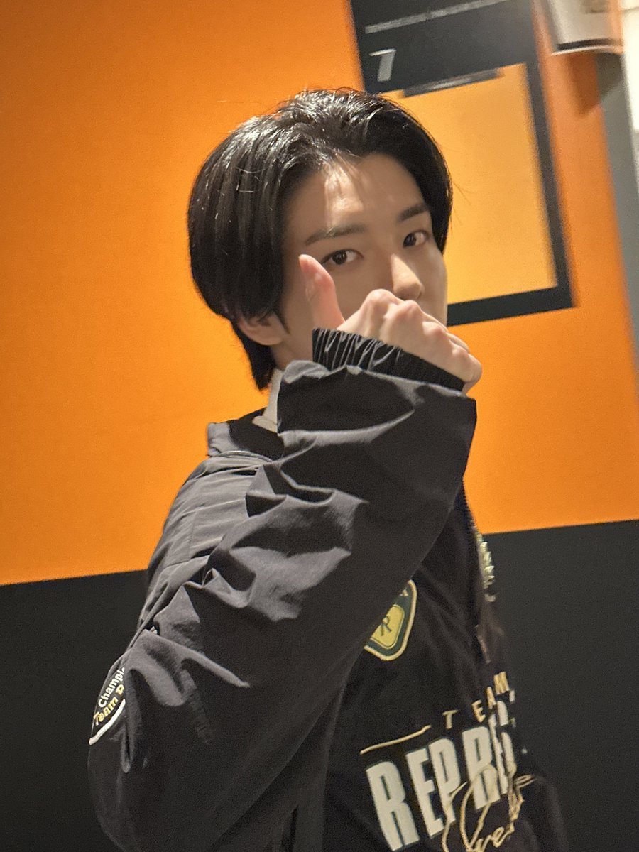 Jay through                          Jake through
Jake's eyes ✨️                     Jay's eyes ✨️