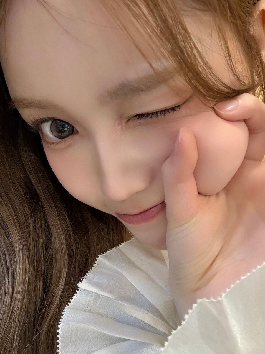 myluvbbit's tweet image. 한번만 찔러보자 제발