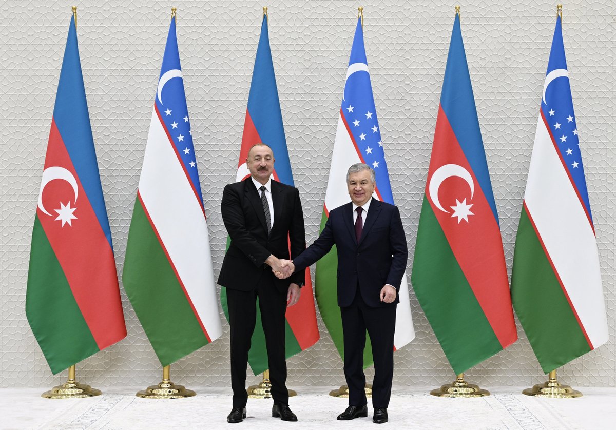 presidentaz's tweet image. President Ilham Aliyev held one-on-one meeting with President of Uzbekistan.

president.az/en/articles/vi…