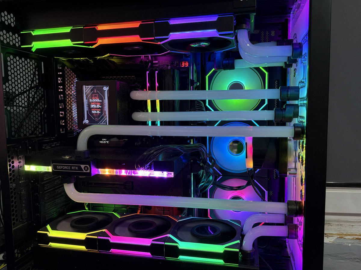 Azakes1's tweet photo. @ASUS_ROG @adriano9925 
#TrickOutYourBuild #ASUS #X870 #Z890 #B860 #B850 https://t.co/6GvhhT8mWZ