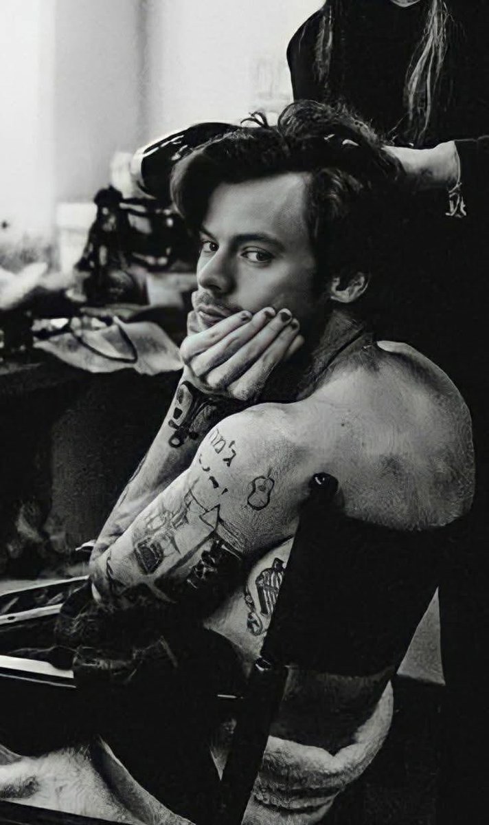 blowjobrrry's tweet image. Broke the law for being too pretty