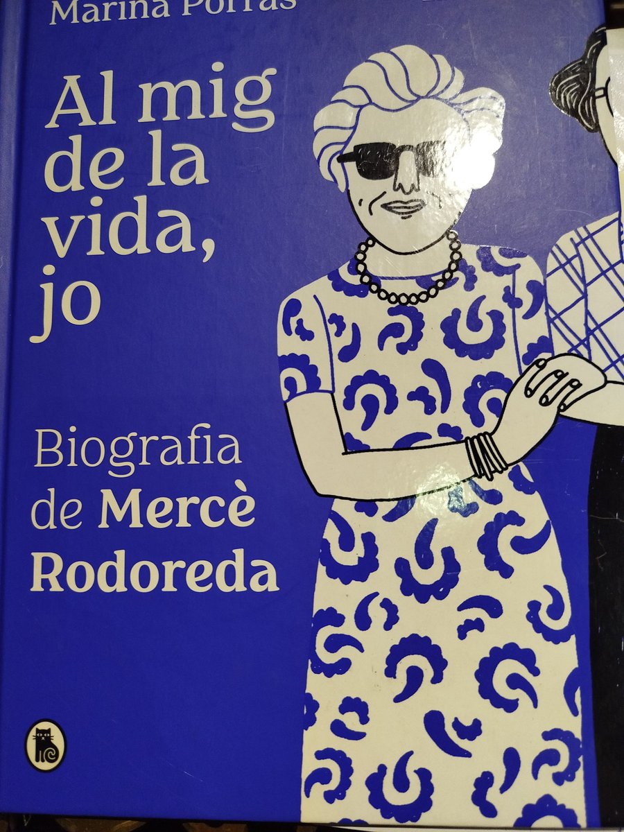 Estou lendo esta biografía de Mercè Rodoreda que ne está encantando. Moi recomendable 🥰🥰