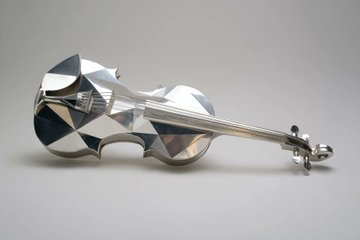 Folded metallic gallery