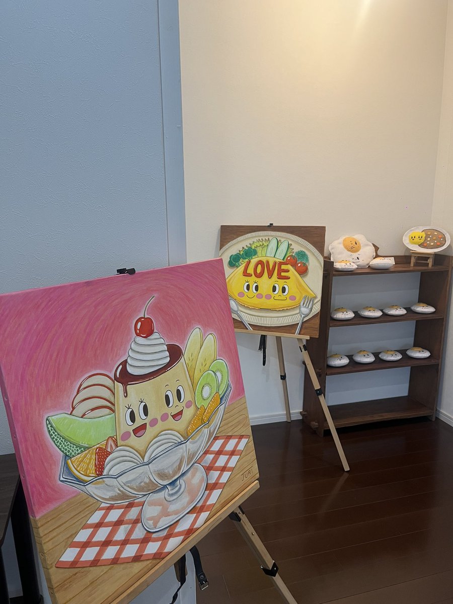 たまらんちゃん
絵本原画展&amp;まちがいさがし展

会期が終了したので、
こちらの絵の投稿を！

今回の原画展のために描かれた
たまらんちゃんのキャンバス作品です。
色あざやかで、オムライスのふんわり感が特にお気に入りなんです☺︎
おなかがぐぅ〜