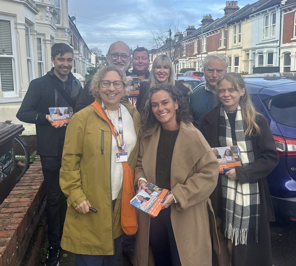 LeeHunt6's tweet image. #Southsea Action ... beautiful morning to see residents in my old patch in Central Southsea Ward being looked after by such a great local @LibDems @portsmouthld 
team #LibDem working all year round.