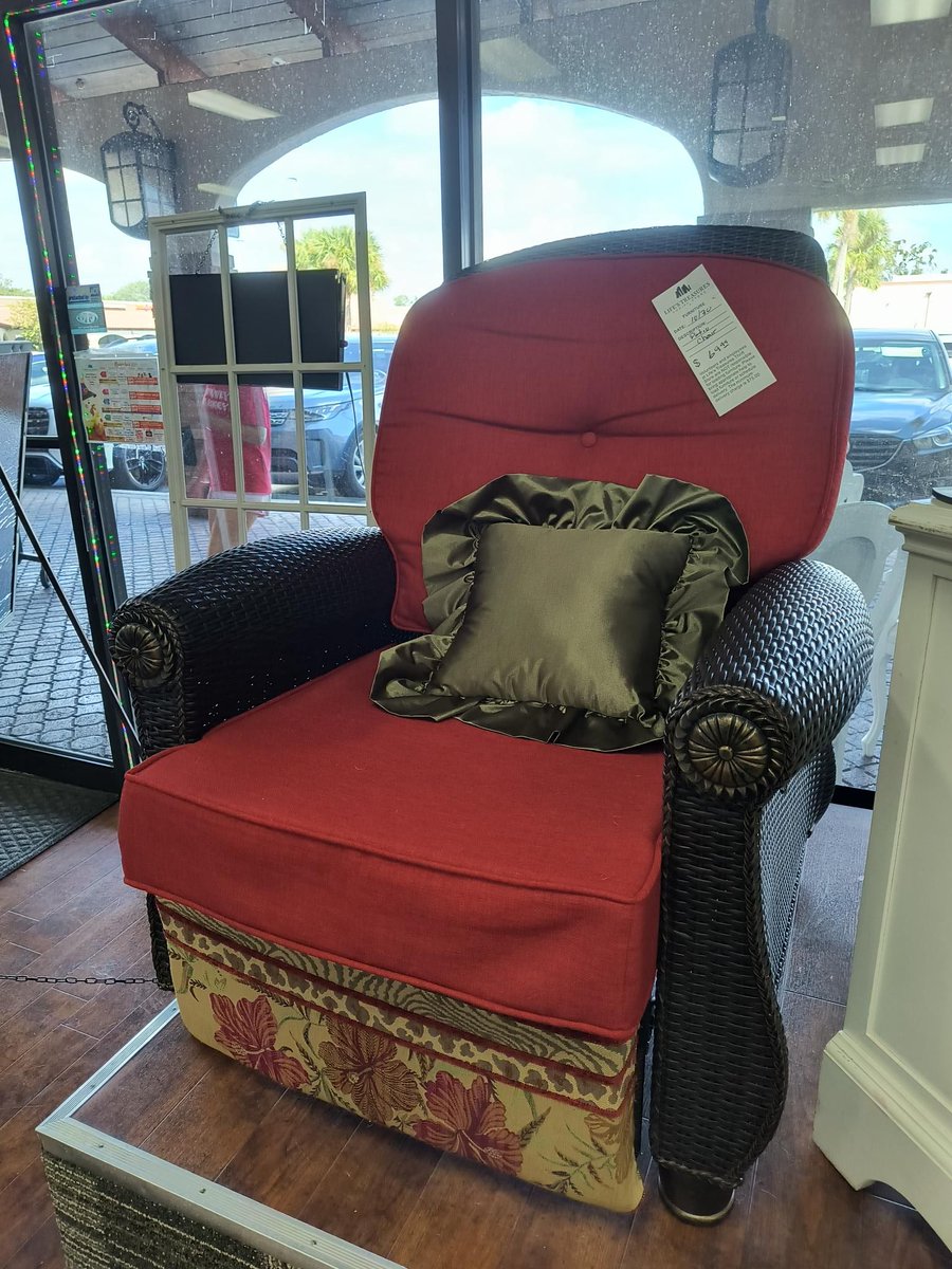 LT_Thrift's tweet image. Last day of the 50% off Housewares, Home Decor &amp;amp; Furniture Sale today at all locations!🦃🪑🍽️ 11/13-11/15🍂

𝑰𝒕𝒆𝒎𝒔 𝒔𝒉𝒐𝒘𝒏 𝒇𝒓𝒐𝒎 𝒐𝒖𝒓 𝑪𝒂𝒓𝒓𝒐𝒍𝒍𝒘𝒐𝒐𝒅 𝒔𝒕𝒐𝒓𝒆. 𝑆𝑜𝑚𝑒 𝑒𝑥𝑐𝑙𝑢𝑠𝑖𝑜𝑛𝑠 𝑚𝑎𝑦 𝑎𝑝𝑝𝑙𝑦.  #thrift #thriftingcommunity #hospicethrift