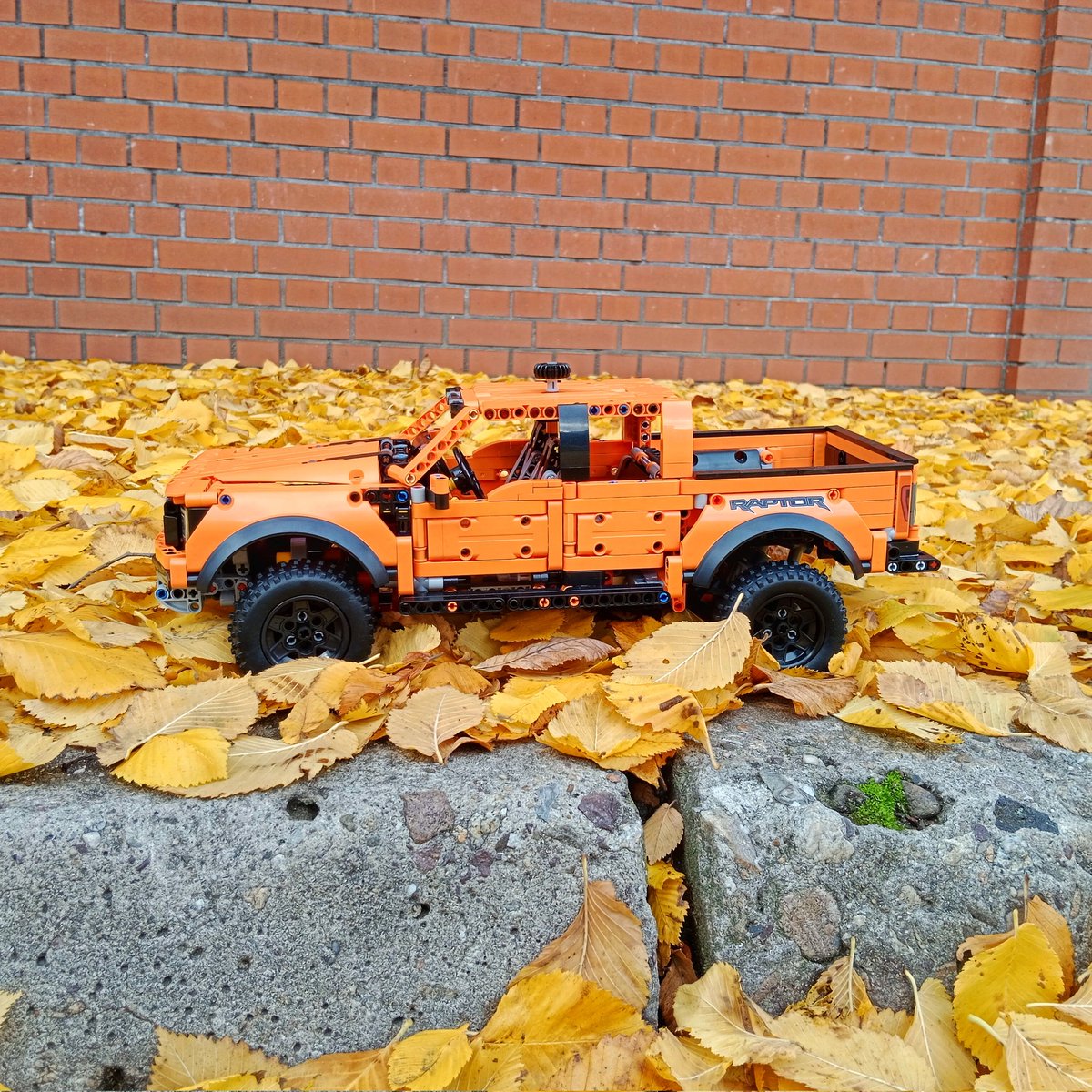 M438sCreations's tweet image. Spaceru ciąg dalszy...

#lego #technic #legotechnic #ford #legoford #raptor #fordraptor #afol #legostagram #legoinstagram 
#legoofinstagram #toyphotography #legophotography #minifigurephotography #afolphotography #m438