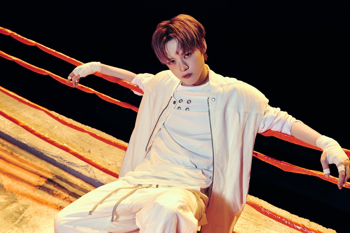 CHQNLE's tweet image. This "Beat It Up" concept is definitely different, but I love the challenge! We've been working so hard for this comeback. The single drops really soon! Get ready for something big on November 17th. Did you guys see the teaser? Let me know what you think! 🤫