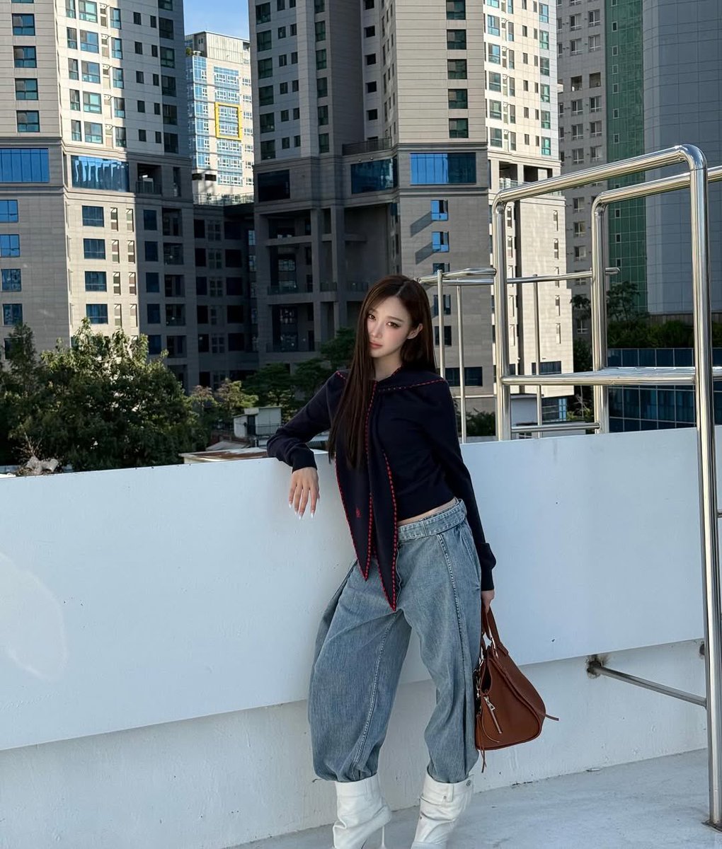 uchgaeri's tweet image. giselle’s first ever global solo campaign for loewe as the house’s brand ambassador ⏾