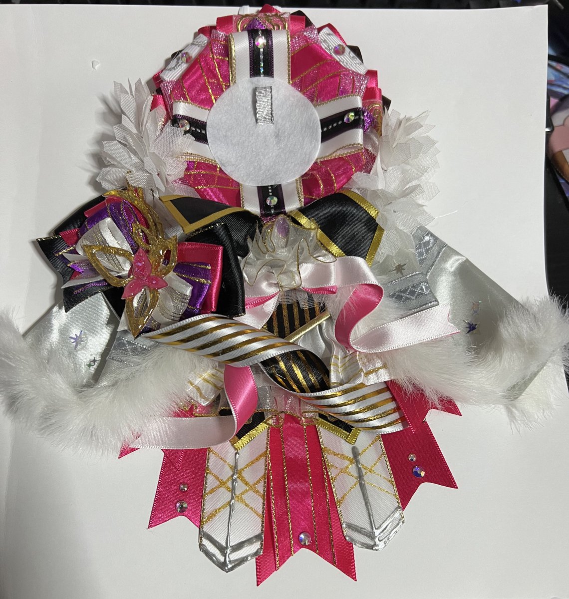 こちらのロゼットはのんさん(@non3588 )にオーダーメイドして作って