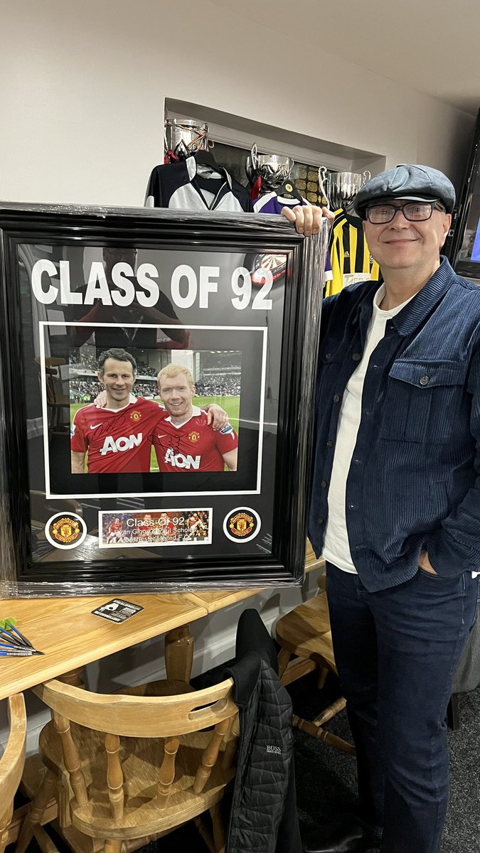 Neil Warnock sports man’s dinner 

<a href="/fusedSPORTMCR/">Fused Sport - Manchester</a> 👕 

Denton Town 🔴⚫️

<a href="/mercianelectric/">mercianelectrical</a> 🔌 

Happy 60th Birthday to our chairman Mr Gary Dixon 🎂