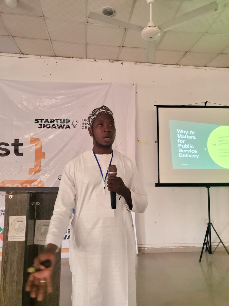 abdallah_il2's tweet image. *Opening the floor with purpose! 🎤 Our first speaker, Mubarak Daha*, is diving deep into the power of *Civic Tech* — showing how technology can drive transparency, accountability, and real impact in our communities. 

 #DevFest2025 #CivicTech #TechForGood #BuildWithCommunity