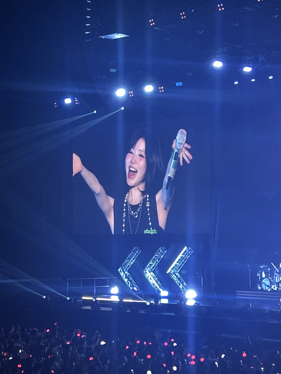 特大投げキッスをファンにぶちまけるアサちゃんが可愛すぎた