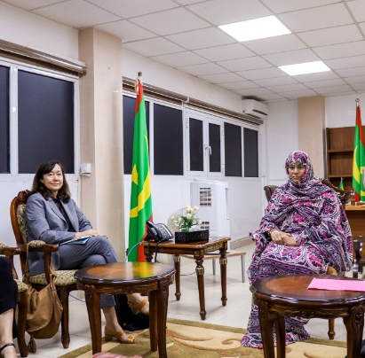 SelemMod's tweet image. وزيرة الإسكان الناها بنت حمدي ولد مكناس تستقبل صباح اليوم بعثة من البنك الدولي بقيادة الخبيرة في التنمية الحضرية إيميلي جوردان لبحث سبل تعزيز التعاون في مجالات التنمية الحضرية والإسكان ودعم المشاريع الجارية في موريتانيا