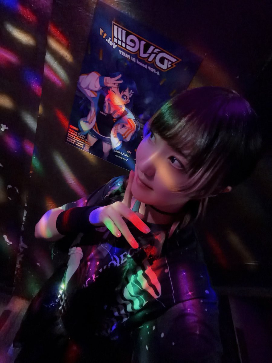 DiVe!!! vol.17
마지막 타임 DJ였던 하루밍입니다✨

다이브 레귤러 합류! 와~🎉🎉
한 사람 몫 든든히 할 수 있도록
기합 바짝 넣겠습니다

오늘의 테마는~~~~~~
제가 자주 부르는 노래들

최전열 전국노래자랑 회원님들께
이 영광을 돌립니다

다음 DiVe!!!는 내년 1월 24일!
아잣스!

#DiVe_party