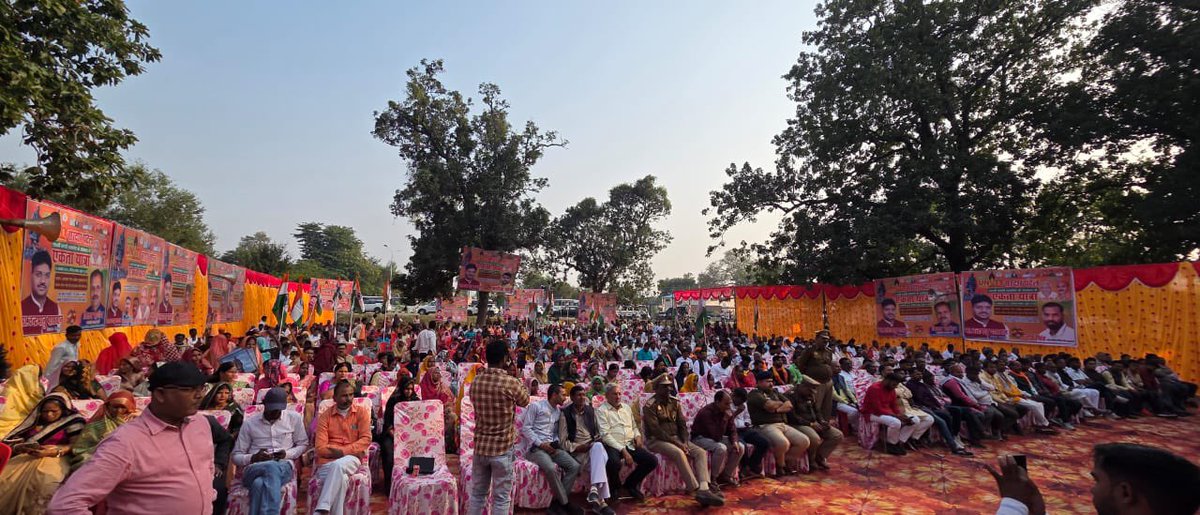 HarishD_BJP's tweet photo. आज जनपद अयोध्या के मिल्कीपुर विधानसभा अंतर्गत कुरेचा मीठे गाँव में लौह पुरुष सरदार वल्लभभाई पटेल जी की 150वीं जयंती के उपलक्ष्य में आयोजित भव्य तिरंगा यात्रा में मुख्य अतिथि के रूप में शामिल होकर सभा को संबोधित किया ।
            
राष्ट्र की एकता, अखंडता और दृढ़ संकल्प के प्रतीक सरदार पटेल जी की महान विरासत आज भी हमें राष्ट्रहित को सर्वोपरि रखने और सामाजिक सद्भाव की राह पर चलने की प्रेरणा देती है ।

इस अवसर पर पूर्व सांसद श्री लल्लू सिंह जी , यशस्वी विधायक मिल्कीपुर श्री चंद्रभानु पासवान जी , जिला अध्यक्ष श्री संजीव सिंह जी , पूर्व जिला अध्यक्ष श्री ओमप्रकाश सिंह जी , भाजपा जिला महामंत्री श्री राधेश्याम त्यागी जी , श्री अशोक कसौंधन जी ,श्री राघवेंद्र पाण्डेय जी , महानगर निर्वतमान अध्यक्ष श्री अभिषेक मिश्रा जी , जिला उपाध्यक्ष श्री अखण्ड सिंह ‘डिंपल’ जी सहित भारी संख्या में उपस्थित सम्मानित क्षेत्रीय जनता का आशीर्वाद प्राप्त हुआ ।
एकता हमारी पहचान, तिरंगा हमारा अभिमान ।
#एक_भारत_श्रेष्ठ_भारत🇮🇳