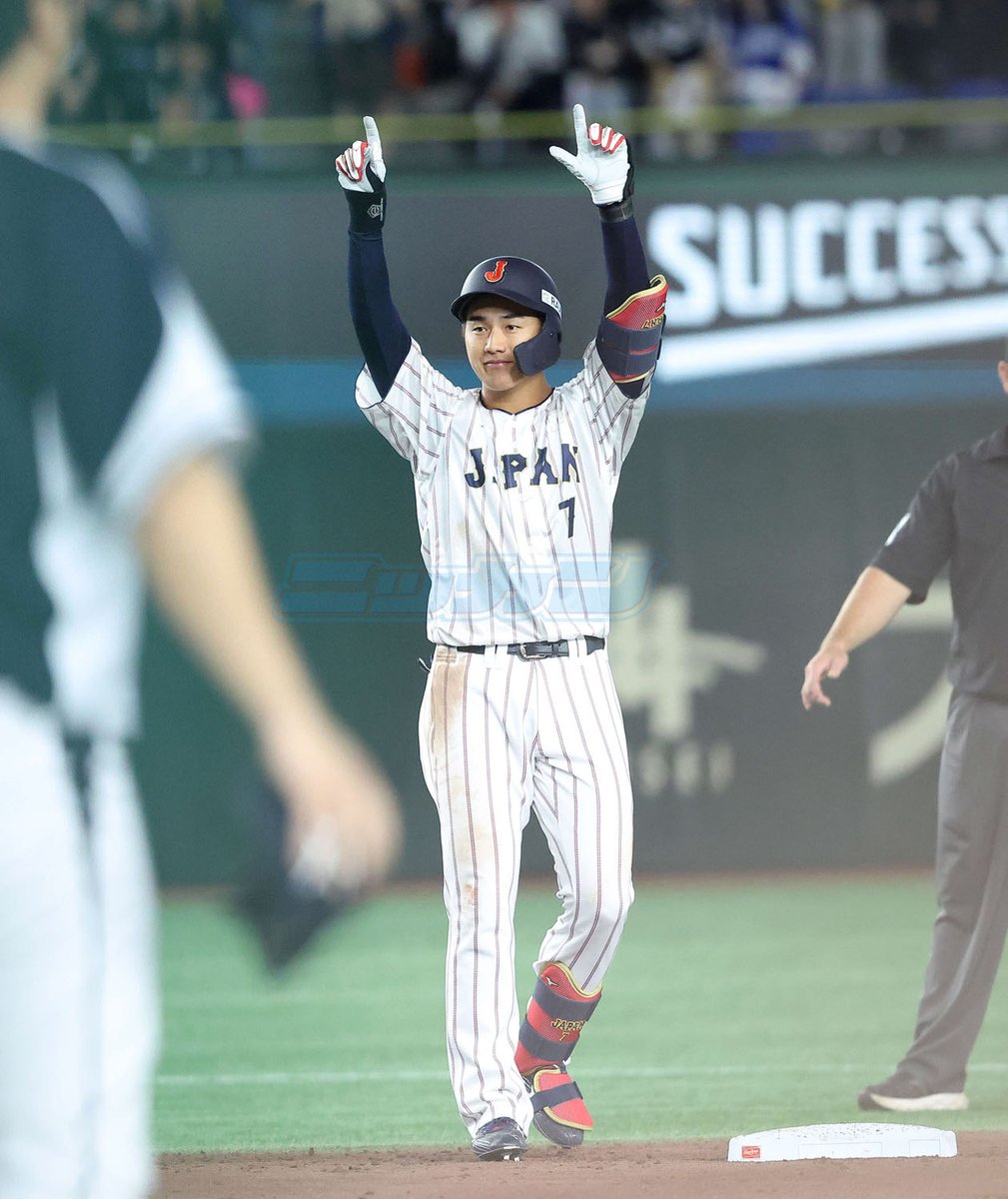 西川史礁 侍ジャパン ユニフォーム