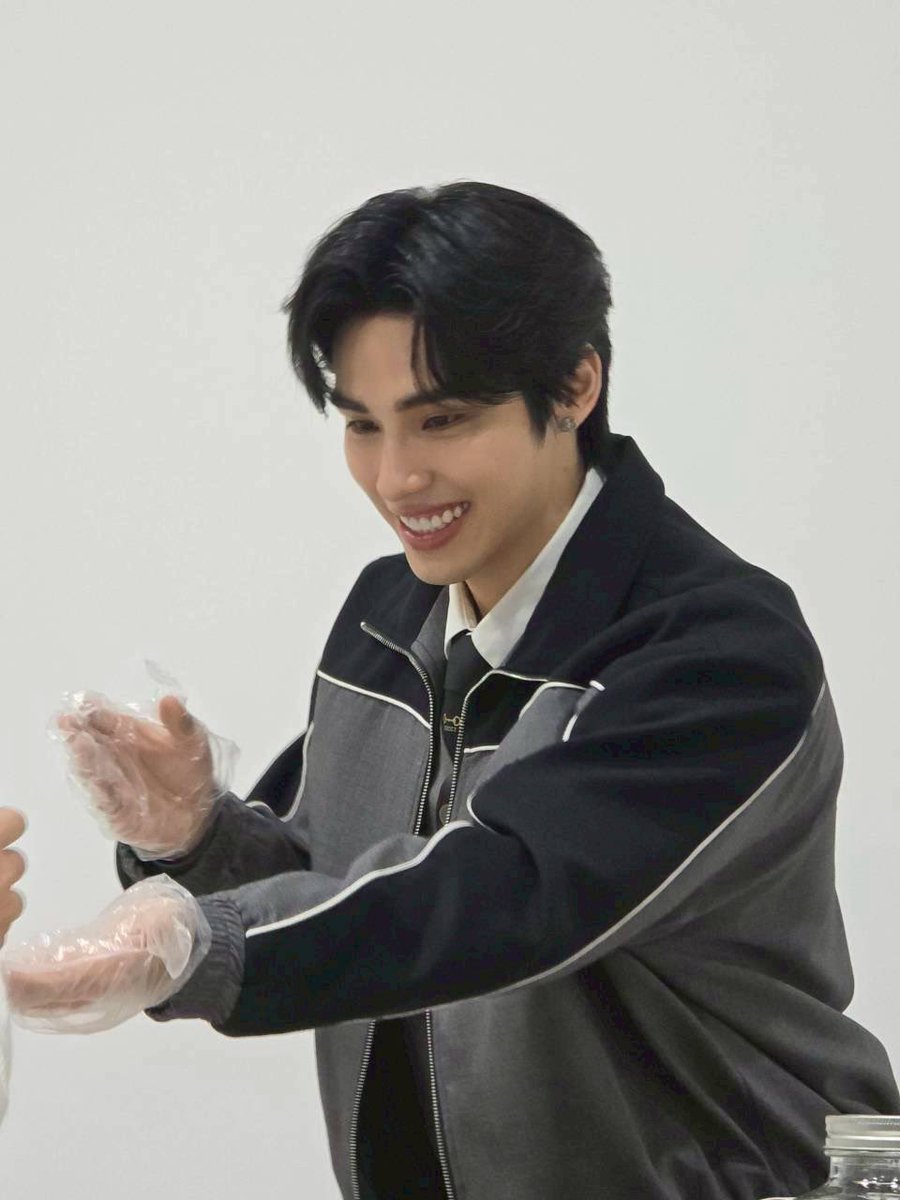 IsamaraAzevedo's tweet image. Poomphuripan ta maravilhoso nosso bebê poompps 
XILAXING LIVE WITH POOM
#xilaxingxpoom
#poompps 
#Poomphuripan