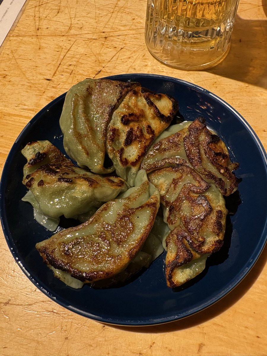 ぎょうさ なかよし餃子エリザベス 豚と生姜の焼餃子と羊とクミンの焼餃子