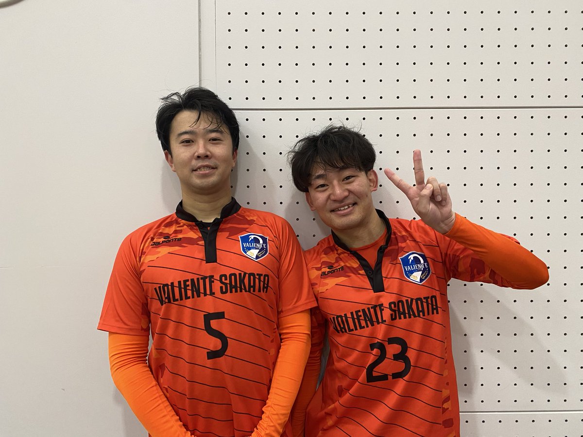 ValienteSakata's tweet photo. どうもこんばんは
本日の試合結果です

🆚上山カメレオンFC
3-2勝利

得点者

No.23
名古祐介2

No.5
佐藤 新
になります。

下位リーグ初戦勝利する事が出来ました。
明日も酒田会場で試合ありますので現地での熱い応援よろしくお願いします　

#VALIENTE酒田 https://t.co/icPdiFLQ6s