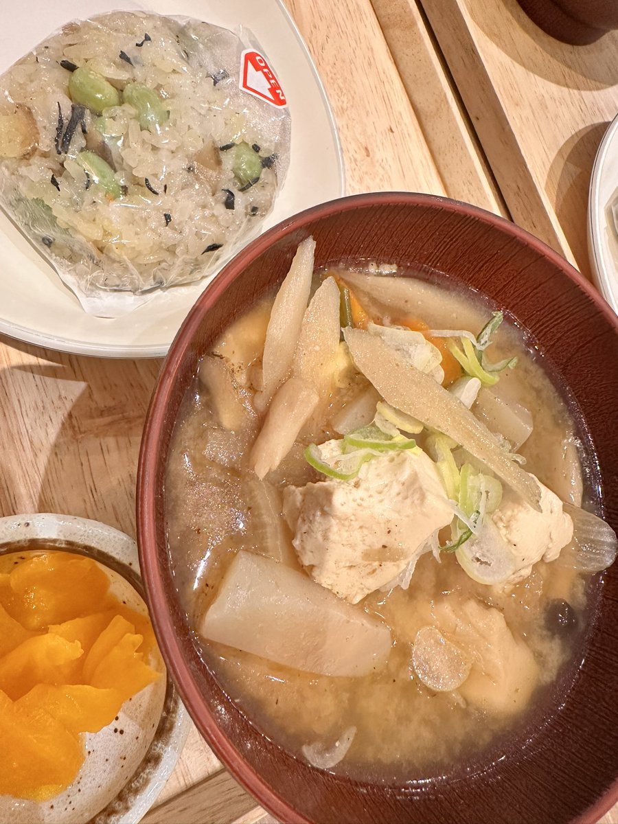 #OnigiriAction

おにぎりの写真が小さくてすみません🥹
仙台でいただいたおにぎり美味しかったです🙏

ひとりでも多くの子供たちが笑顔になれますように🍀