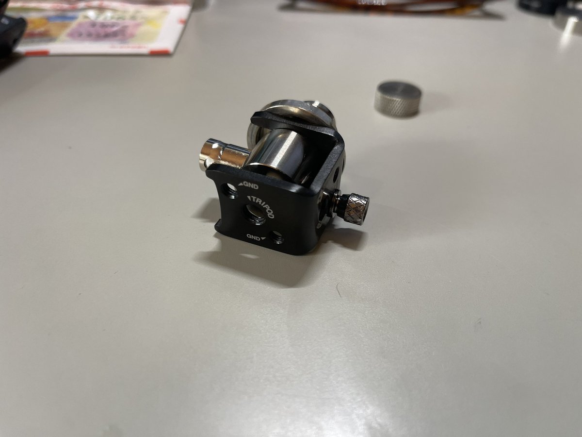 JS1HWN's tweet image. 以前から三脚に直接M型を
取り付けられたらな〜って
考えてたんだけ
その物がAmazonで売っていた❗️
ポチッと
CAD図書いて
材質はタイテニュウムで
削り出してもらおうかと思ってた
けど必要なくなったよ！
😊