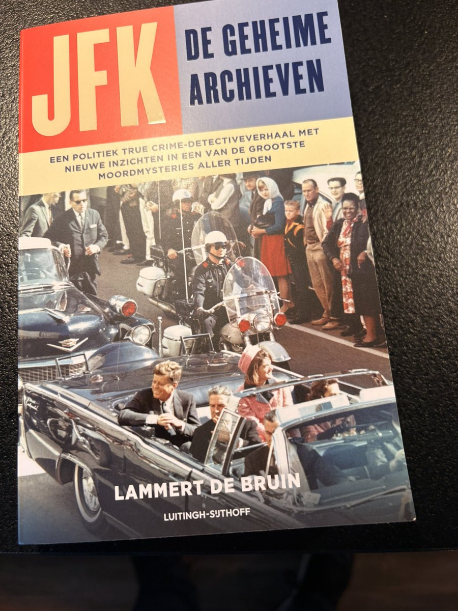 Ik ben dit weekend even offline. Even het boek van <a href="/lammert/">Lammert de Bruin</a> lezen…