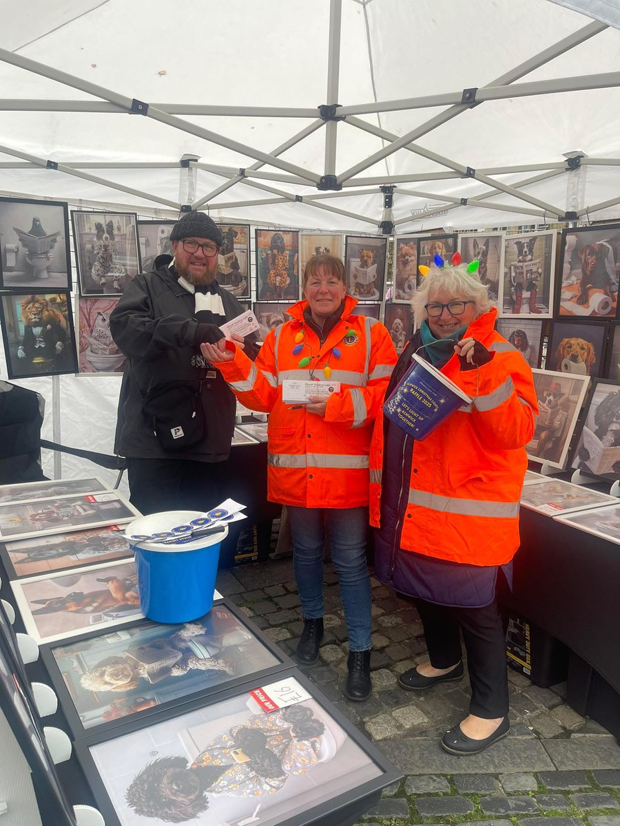 The ladies are out and about selling raffle tickets for The Christmas Lights on behalf of Alnwick Lions. Over 50 fabulous prizes, donated by local businesses, only 20p a ticket!