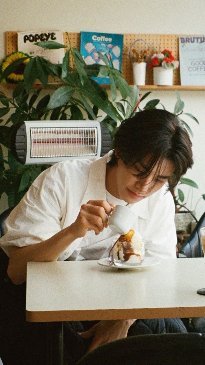 kidult_net's tweet photo. happy birthday jaeyun 🤍🤎may your day be spent well with your loved ones. i hope many birthdays to come for you. https://t.co/j3kEamZem7