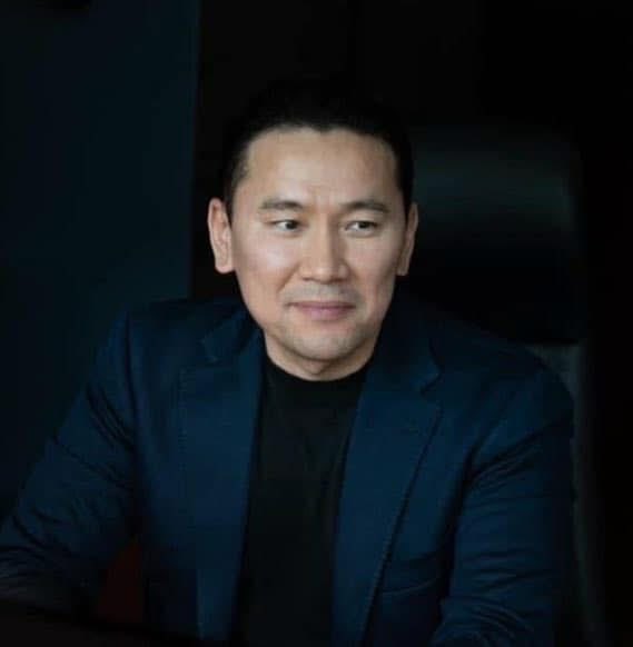 Ийм хүмүүстээ л боломж олгож байж МАН-цэвэршинэ, тэрнээс нэмэгдэхүүний байрыг солиод нийлбэрийн чанар өөрчлөгдөхгүйэ..