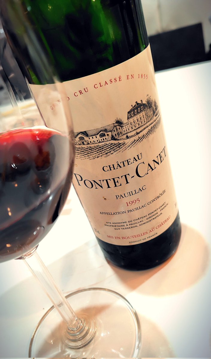 Gr_Key's tweet image. 今日はお祝い、ポンテ・カネ95年🍷
澄んだ輝き、非常に滑らかでエレガント
キノコというより下草腐葉土にハーブスパイス
20年生きている赤ワイン、美味い

#ボルドー #シャトーポンテカネ