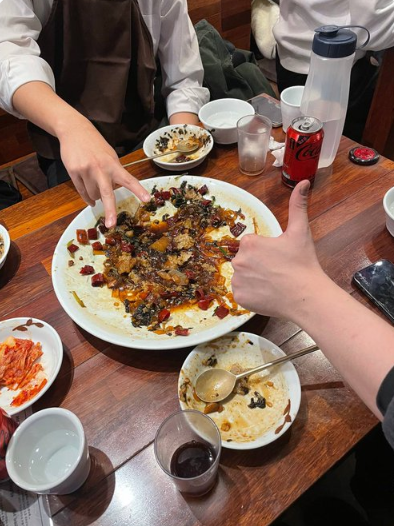 어제 <a href="/openmind_agi/">OpenMind</a> 밋업에서 모더이신 니니쌤께 따로 여쭤본게 있는데요.

오픈마인드 이거 다른 프로젝트처럼 그냥 코인내려고만든거 아니냐? 라고 물어봤었는데, 격렬히 반응하시면서 절대 아니라고 하시더라고요.

왜그런가...했더니 에초에 오픈마인드는 web2회사가 연결되어있기때문에 이