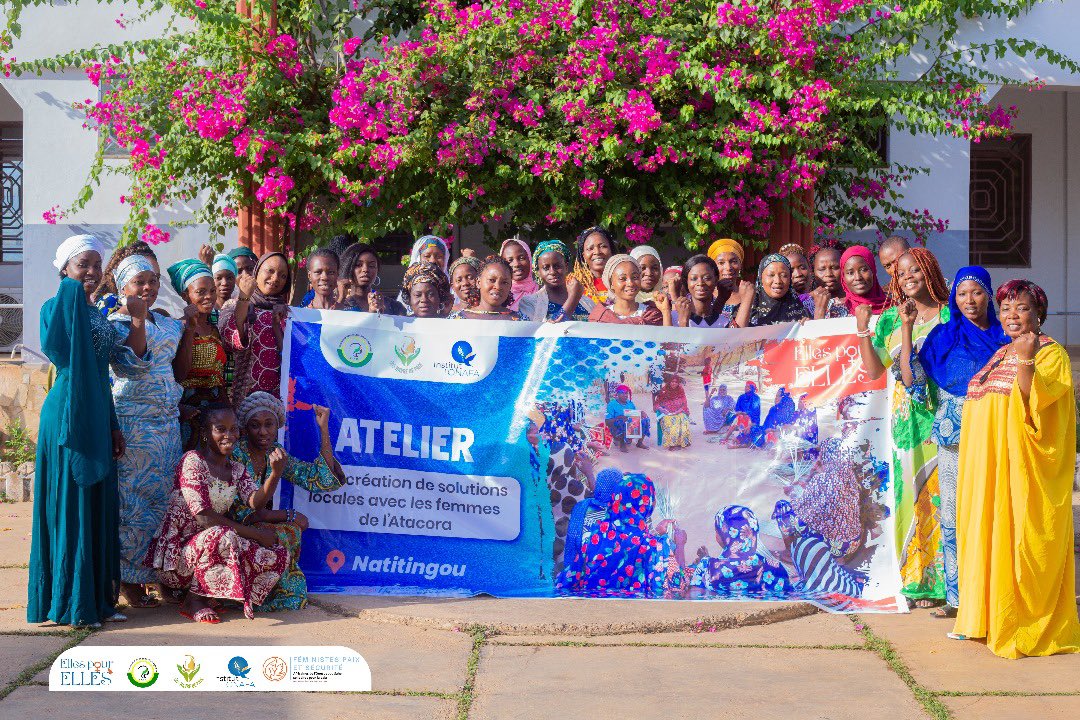 FjadAmazones's tweet image. Après une 1ere journée riche en échanges, et en réflexion collective, les femmes de l’Atacora poursuivent l’atelier de cocréation pour le projet #EllesPourELLES.

Place au jour 3 où elles présentent leur solutions au jury avec la DDPR, et l’élaboration des plans d’action. #FPS