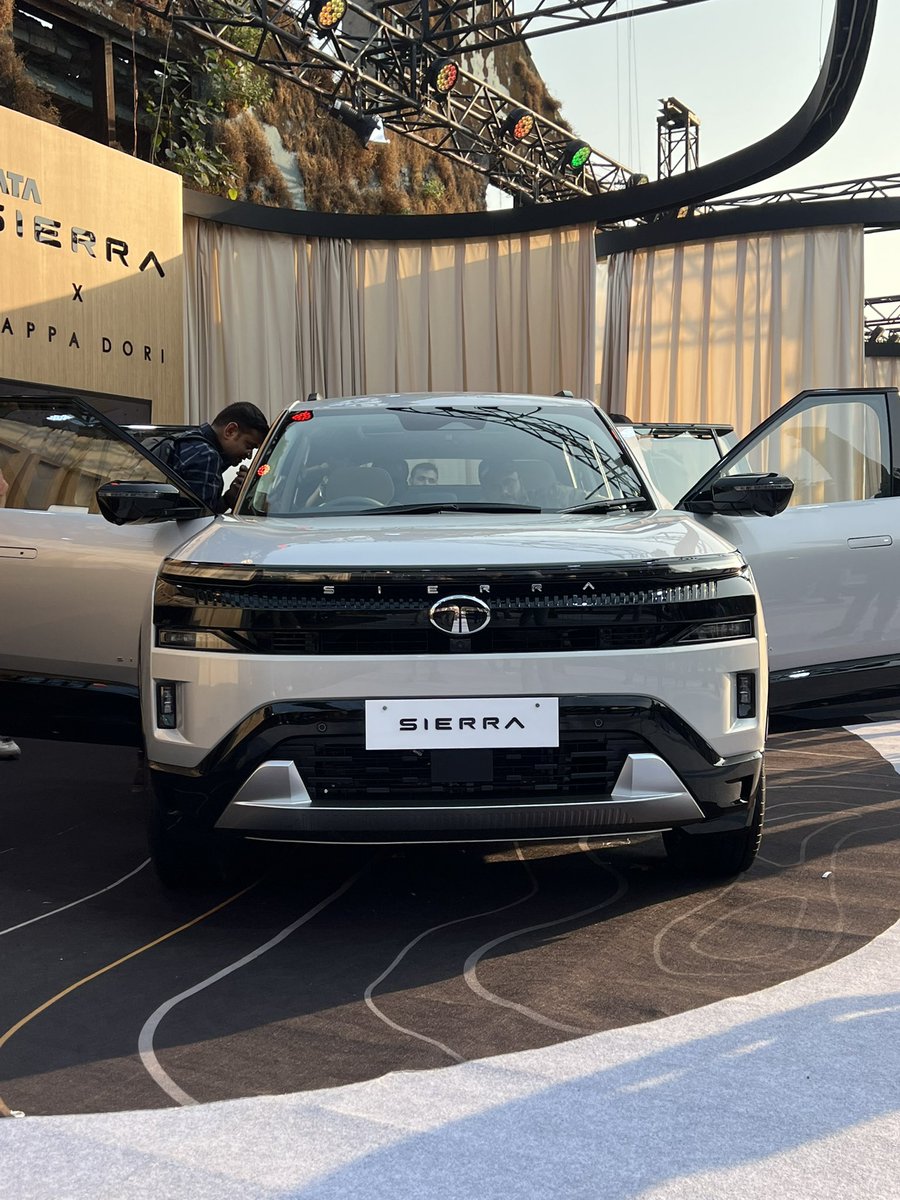 volklub's tweet photo. Interiors finally revealed 👌#TataSierra https://t.co/BZgvmF2LrX
