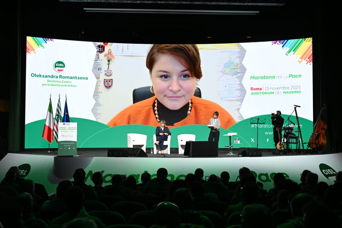 CislNazionale's tweet image. “Il futuro dell’Ucraina non è semplice e comporterà moltissimo lavoro. Il nostro sogno è poter aderire all’Unione europea perché ci darebbe un senso di appartenenza ad una famiglia dove vigono la democrazia e i valori civili”: l’intervento di Oleksandra Romantsova, Premio Nobel…