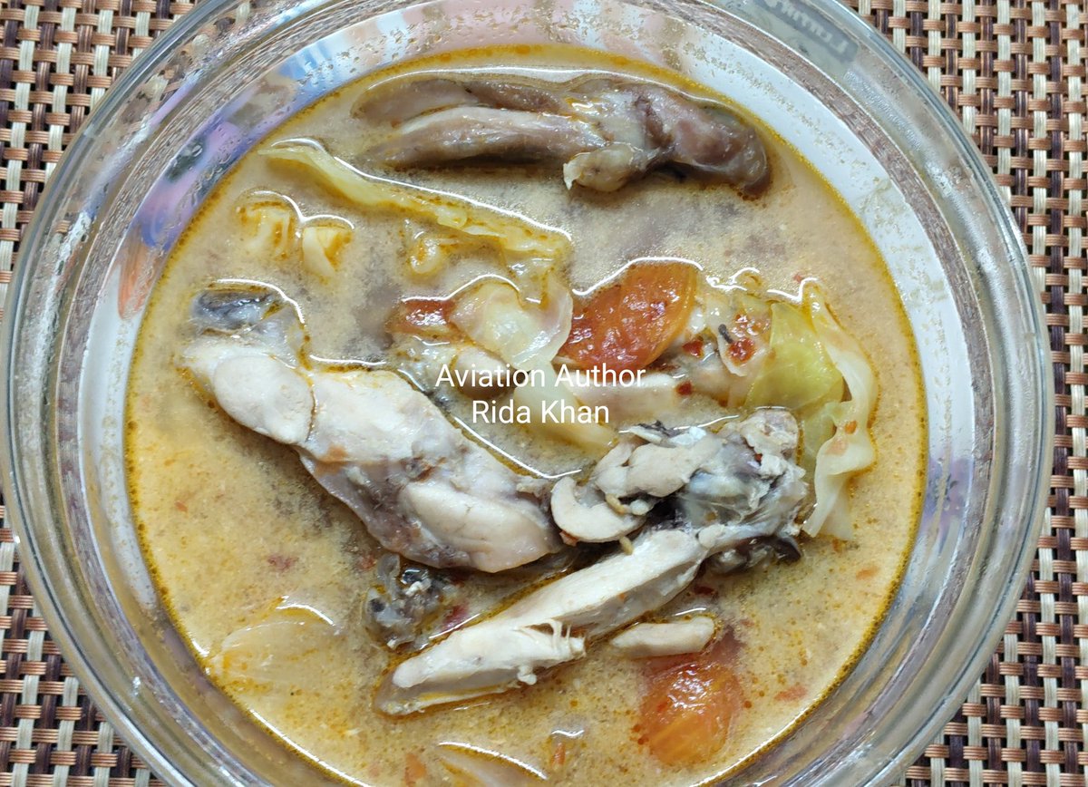 Thai Chicken soup 🍲 made by my brother's wife.. a warming dish best suitable for these winters 🥶.
#food #foodie #soup