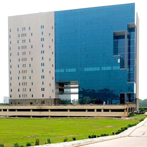 AP_CRDANews's tweet image. Anant Raj Cloud Pvt Ltd (Subsidary of Anant Raj Ltd) signed MOU with #AndhraPradesh to develop Data Center Facility &amp;amp; IT Park

💸Investment: ₹4,500 Crs

#AndhraPradesh #InvestInAP #Visakhapatnam #Vizag #VizagIT