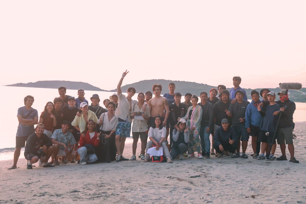 Q1 23/08/2025 - Q25 15/11/2025
🎥 ปิดกล้อง #DareYouToDeathQ25

ขอบคุณนักแสดงทุกคน ทีมงานทุกฝ่ายที่ทำงานร่วมกันมาตลอดระยะเวลาเกือบ 3 เดือนที่ผ่านมา และขอบคุณแฟนๆ ที่ส่งกำลังใจมาให้พวกเราตลอดการถ่ายทำ แล้วพบกันเร็วๆ นี้ ไม่นานเกินรอ 🫶🏻

#DareYouToDeath
#GMMTV