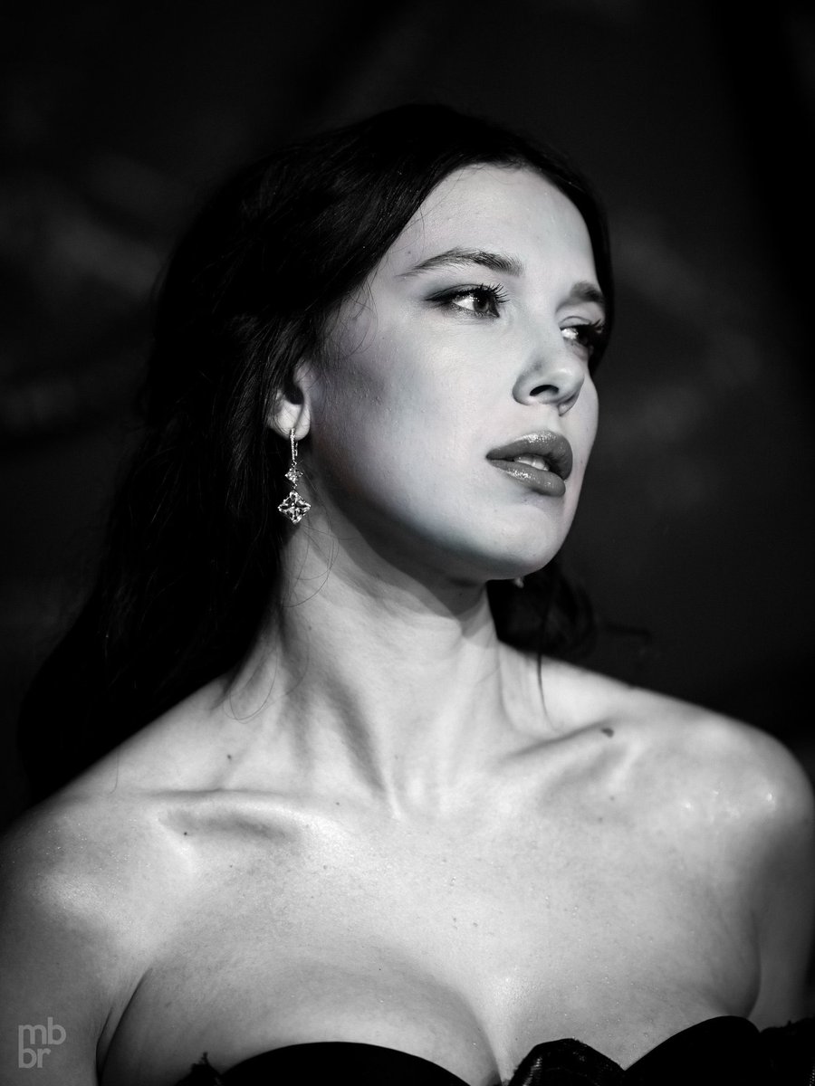 elsring_'s tweet image. Still here bc this look was just insane