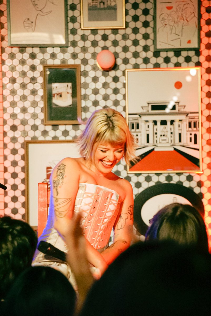 marta🍗 tweet media