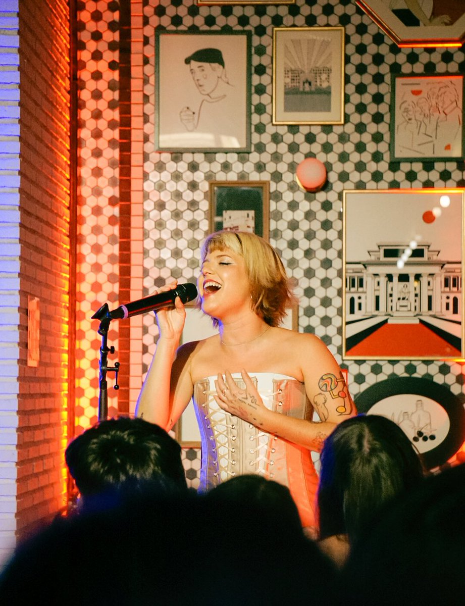 Ayer le hice fotos a la gran Alba Reche 😭🤍