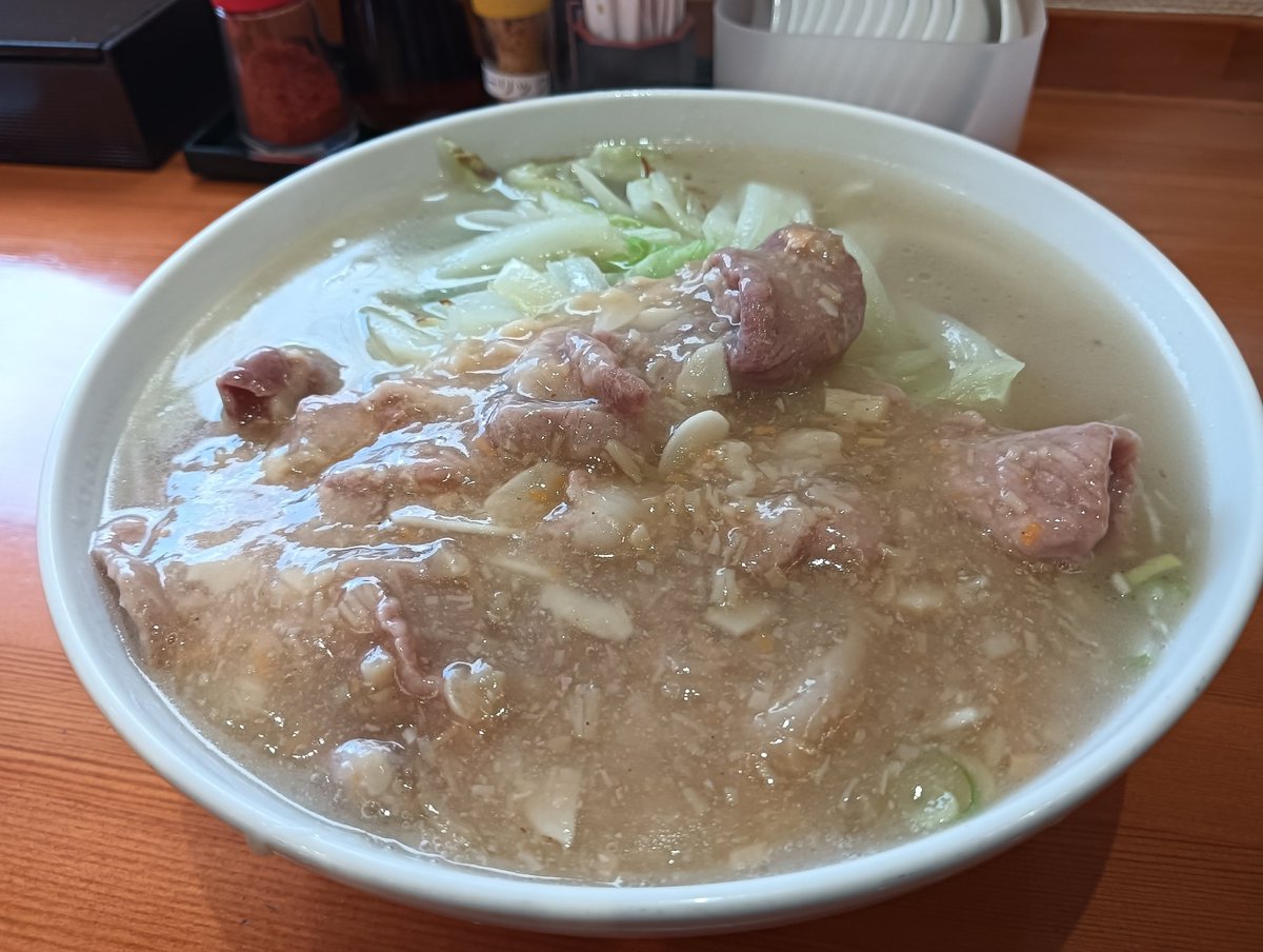 BBC46143058's tweet photo. 2025ろはん47杯目
限定 白菜ぶたあんかけタンメン＆燻製チャーシュー丼

今週の限定はかず農園シリーズ。毎回野菜が激ウマで期待大。
優しくもニンニク香る塩スープに炒め白菜が期待通り美味。
タンメンに地味な印象あったけど、実力派で実に美味い。
初の燻製チャーシュー丼も超Good👍

#拉麺ろはん https://t.co/q0sCQEO9dL