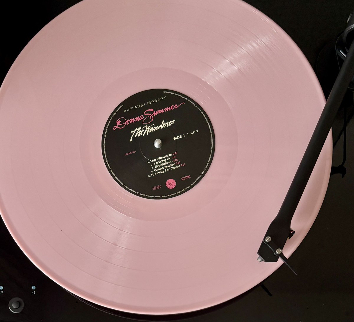 purplefunker's tweet image. 🔥Donna Summer • The Wanderer🔥

1980 Album
2020 EU Pressing
Pink &amp;amp; Black Vinyl 2LP
Deluxe 40th Anniversary Edition

#NowPlaying #DonnaSummer
#GiorgioMoroder #VinylAddict