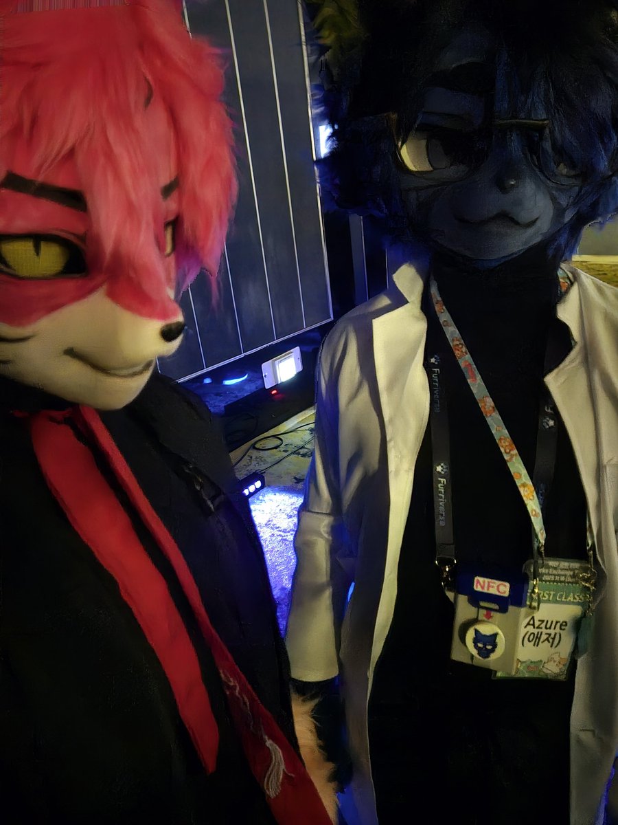 애저:"여기도 괜찮군 괜찮은 소재가 많ㅇ ㅡ..."
마화랑:"죽일까요?"